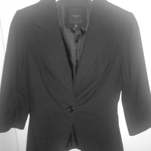 A Limited black dress jacket with 3quarter sleeves